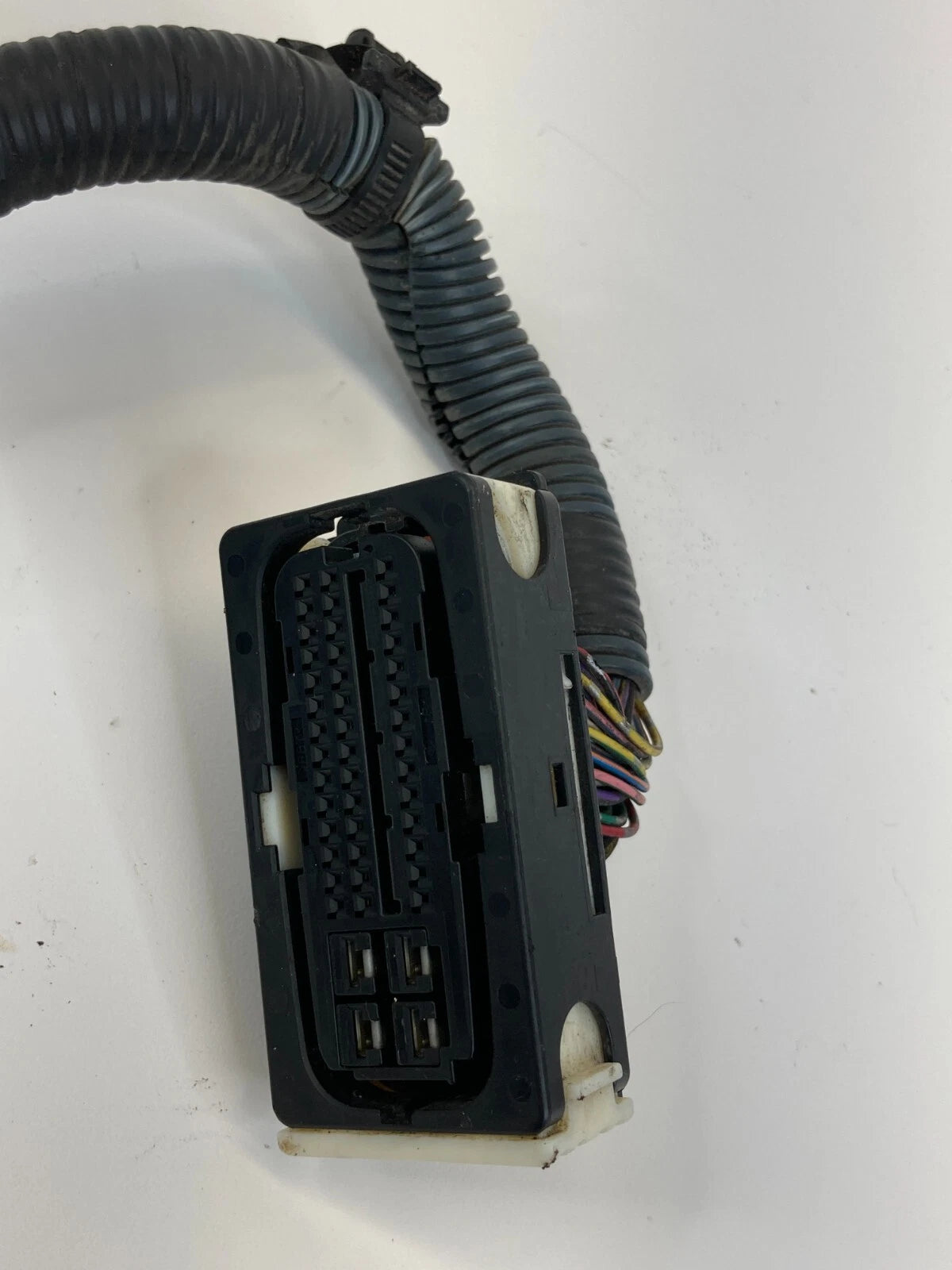 04-06 TOYOTA SIENNA 3.3L FWD ABS ANTI LOCK BRAKE PUMP MODULE PLUG CONNECTOR OEM