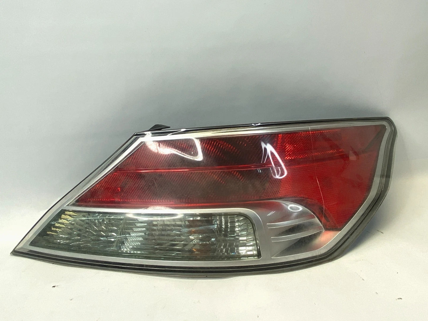 2009-2011 ACURA TL RIGHT PASSENGER SIDE TAILLIGHT TAIL LAMP STOP LIGHT ASSY OEM