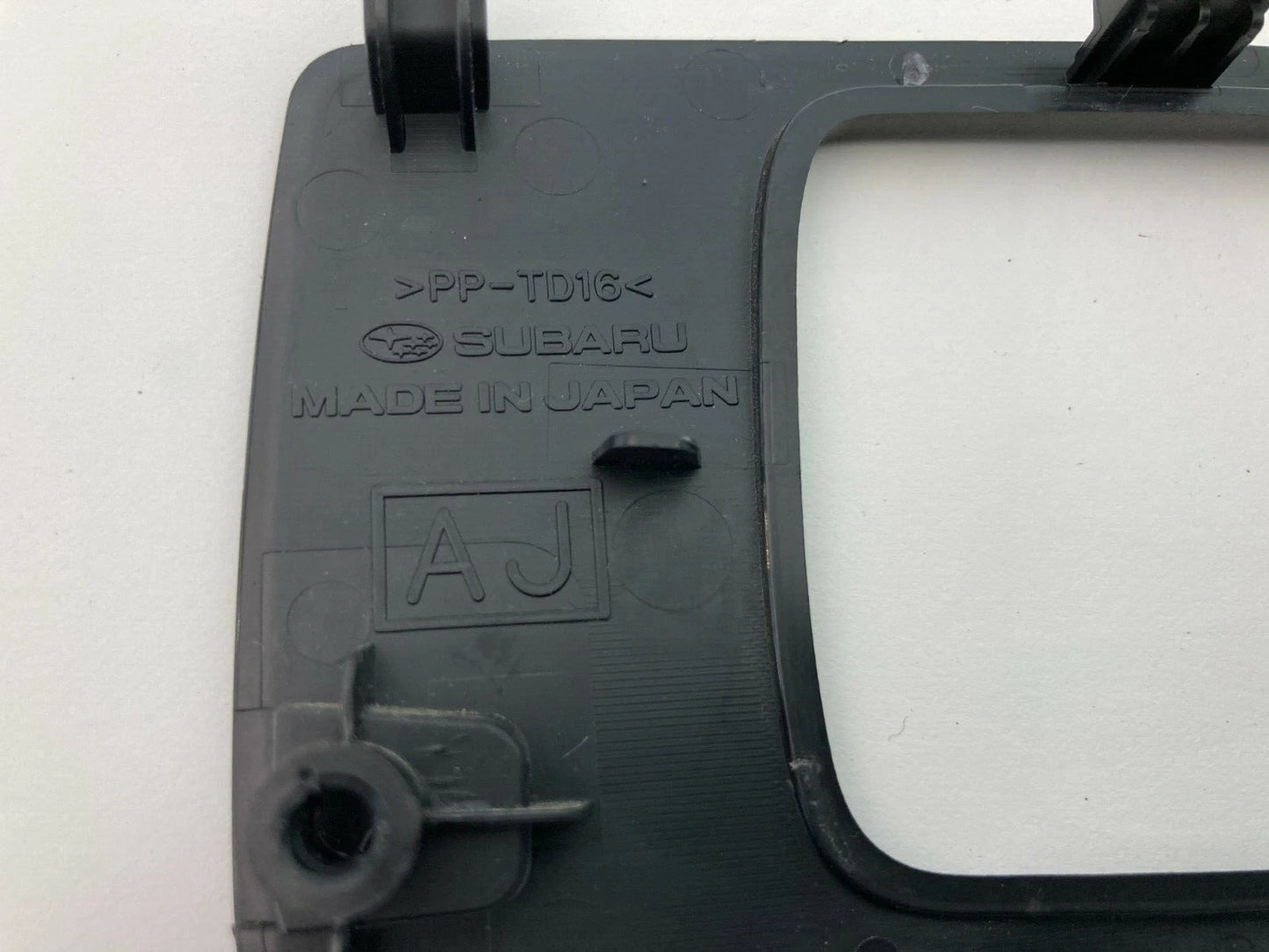 2010-2014 SUBARU OUTBACK FRONT PASSENGER SIDE INTERIOR DOOR HANDLE BEZEL OEM