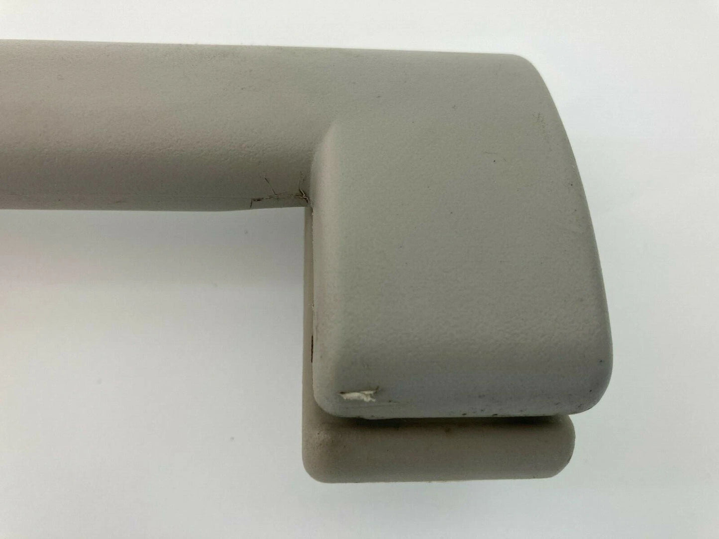 04-06 CHRYSLER PACIFICA REAR RIGHT PASSENGER SIDE ROOF GRAB HANDLE W/ DOME LIGHT