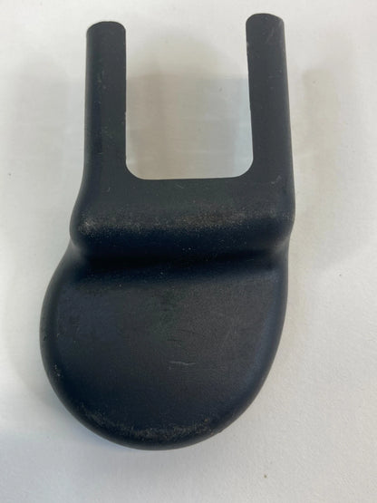 2011-2016 HYUNDAI ELANTRA FRONT LEFT SIDE OUTER TRACK END COVER TRIM CAP OEM