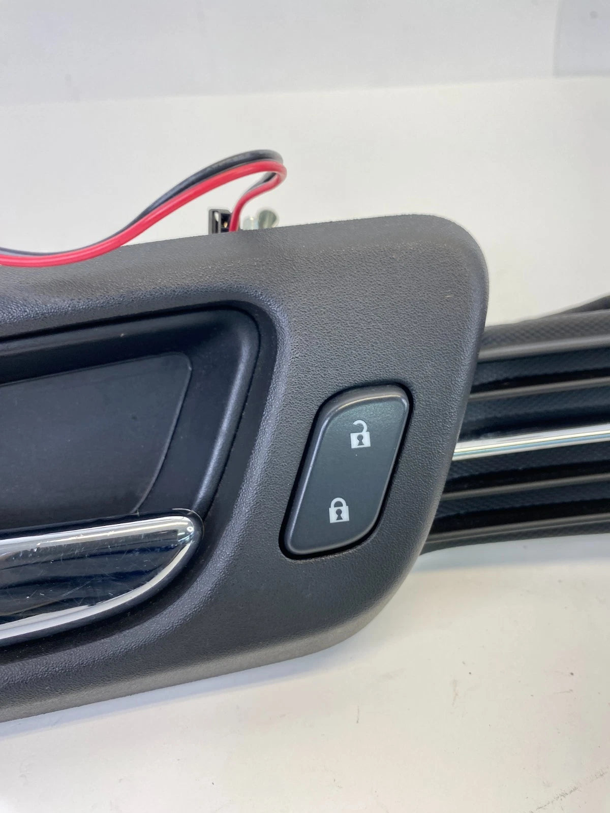 2014-2016 CHEVROLET MALIBU FRONT INNER DOOR HANDLE WITH DOOR LOCK SWITCH OEM