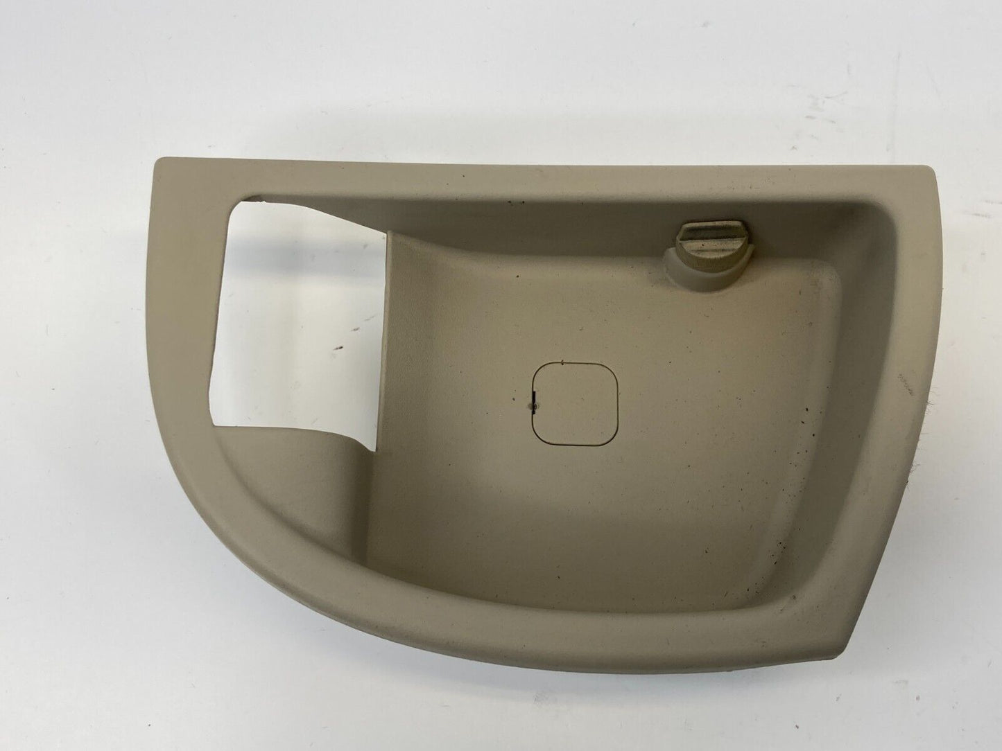 07-09 Hyundai Santa Fe Rear Left Interior Door Handle Bezel Cover 83611-2B000