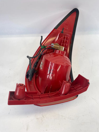 2009-2012 CHEVROLET TRAVERSE REAR RIGHT SIDE OUTER TAIL LIGHT TAILLIGHT OEM