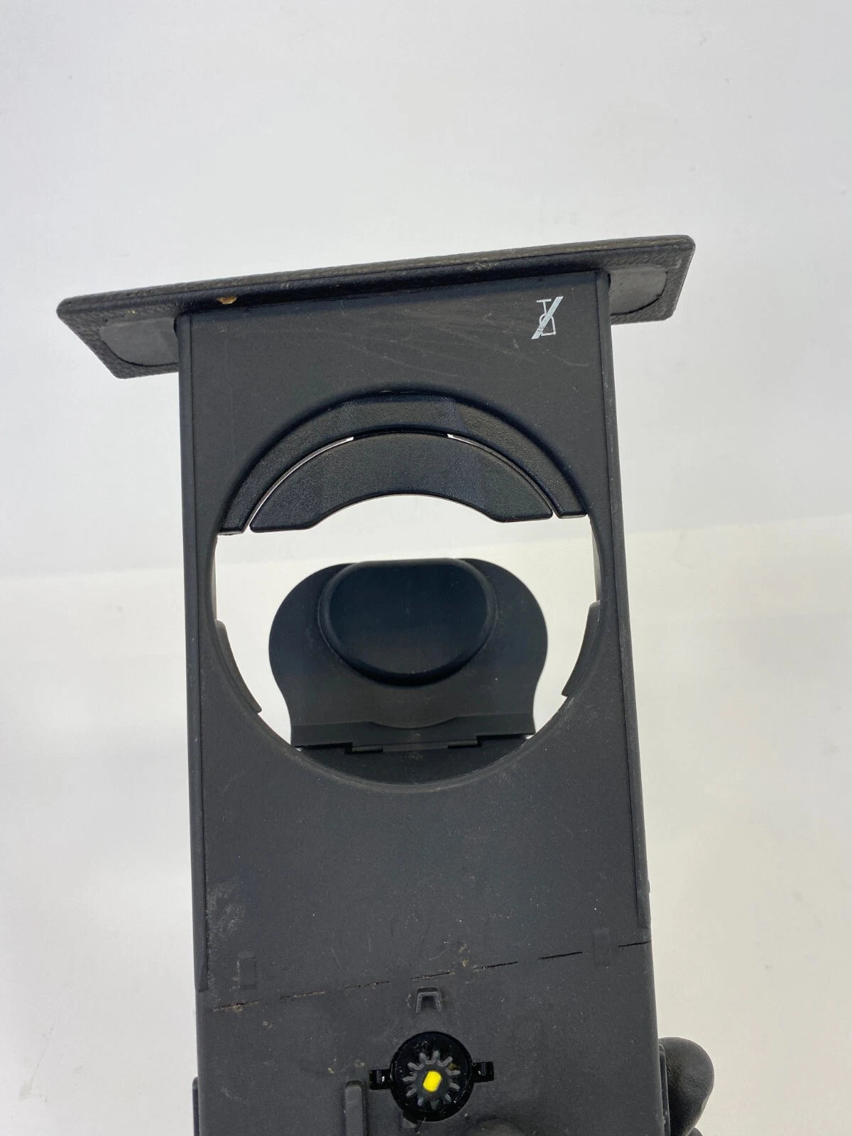 2004-2007 BMW 525I 530I DASH LEFT SIDE CUP HOLDER INSERT ASSY 31432-0200 OEM