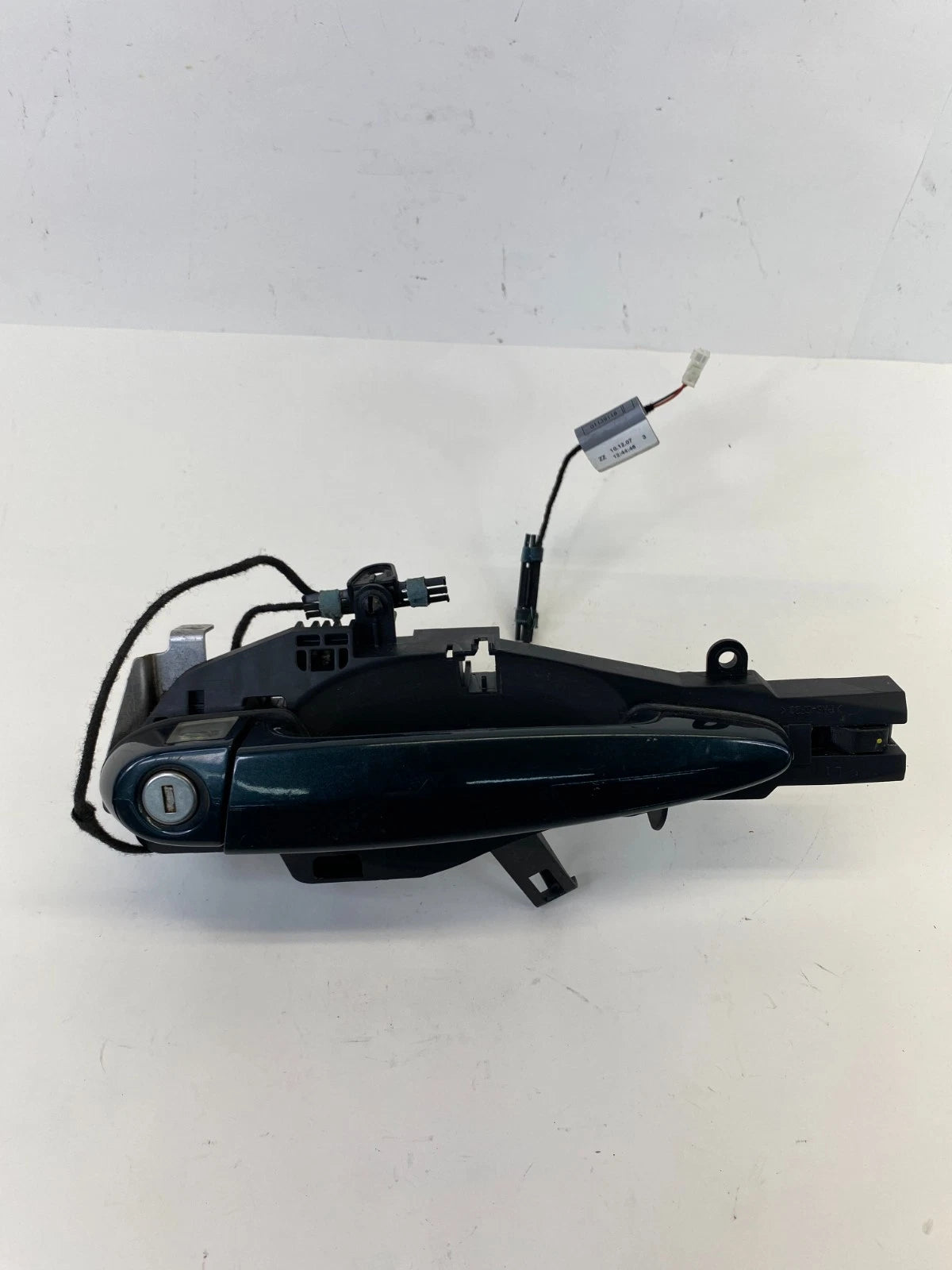 2007 2008 BMW 328XI SEDAN FRONT LEFT SIDE EXTERIOR DOOR HANDLE W/ LIGHT WIRE OEM