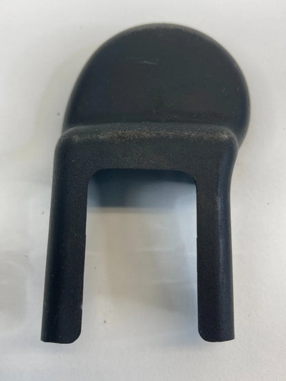 2011-2016 HYUNDAI ELANTRA FRONT LEFT SIDE OUTER TRACK END COVER TRIM CAP OEM