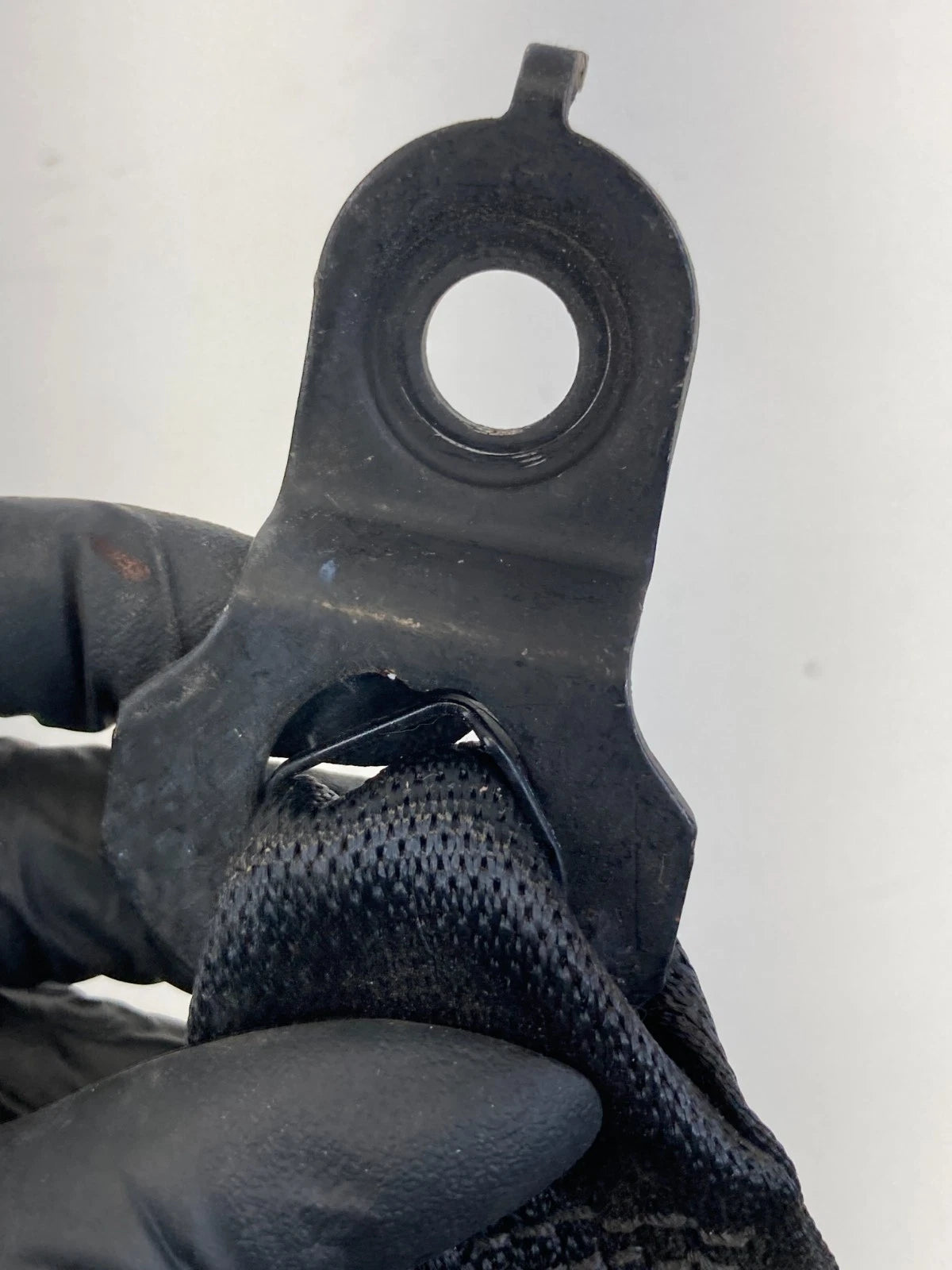 06 MERCEDES-BENZ CLS500 CLS550FRONT RIGHT PASSENGER SIDE SEAT BELT REATACTOR OEM