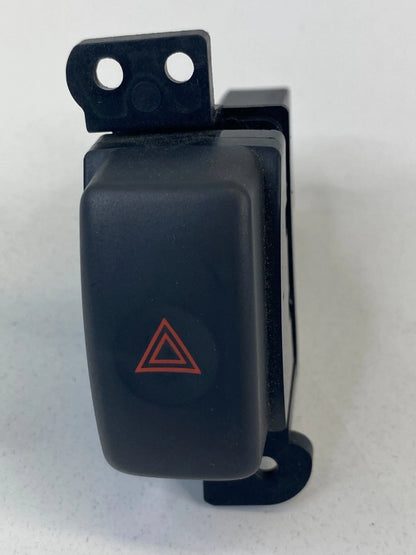 2000-2004 SUBARU OUTBACK SEDAN 4-DR EMERGENCY HAZARD CONTROL SWITCH BUTTON 06901