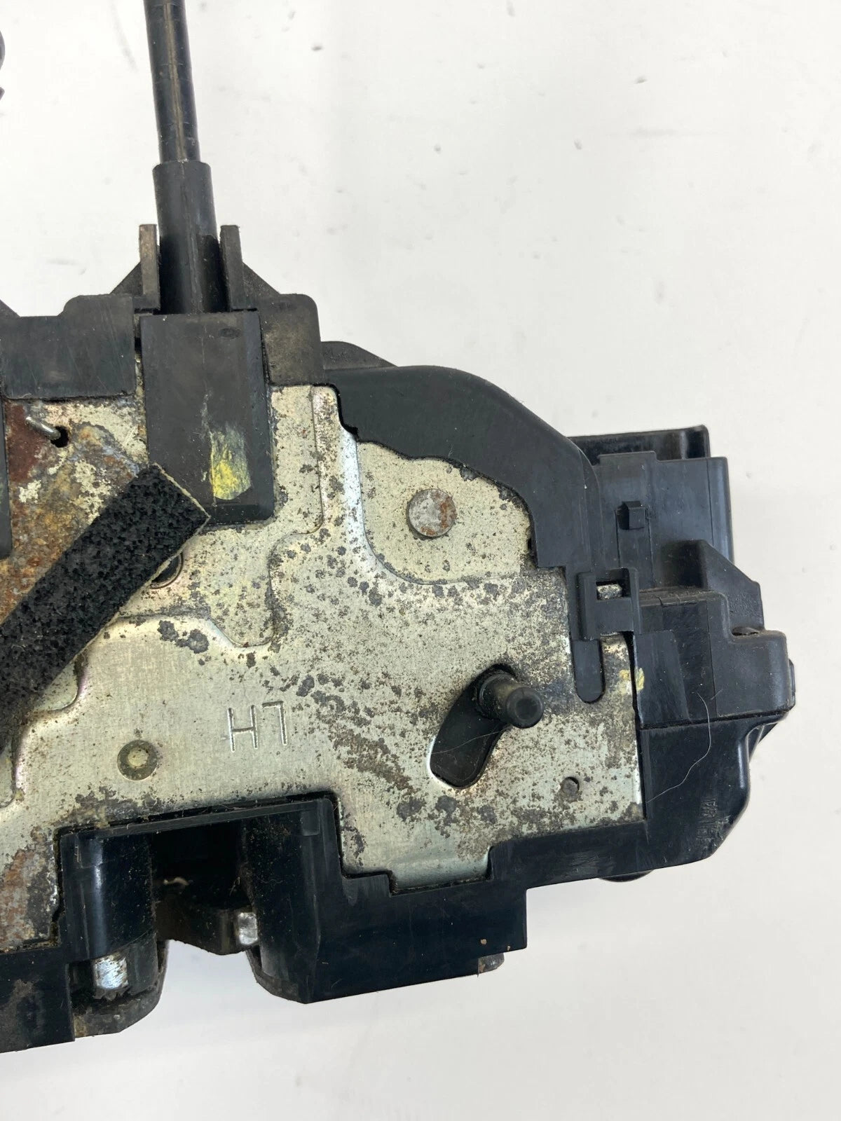 2007-2009 HYUNDAI SANTA FE REAR LEFT BACK SIDE DOOR LOCK LATCH ACTUATOR C60756A