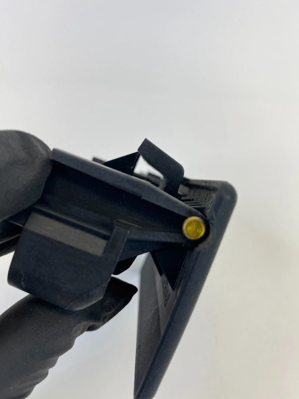 2011-2014 DODGE AVENGER GLOVE BOX STORAGE LOCK LATCH HANDLE 1JQ68TRMAA OEM