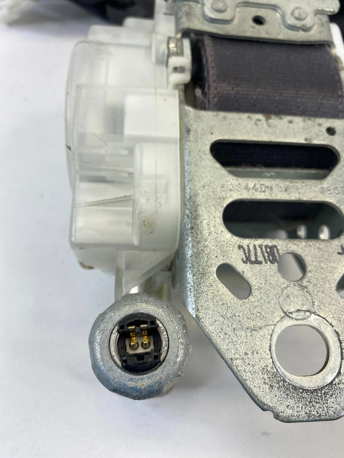 2009 2010 TOYOTA MATRIX FRONT RIGHT PASSENGER SIDE SEAT BELT RETRACTOR FR RH OEM