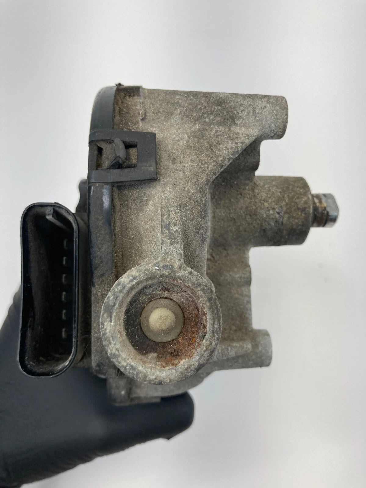 1999 2000 2001 2002 2003 FORD WINDSTAR FRONT WINDSHIELD WIPER MOTOR ASSEMBLY
