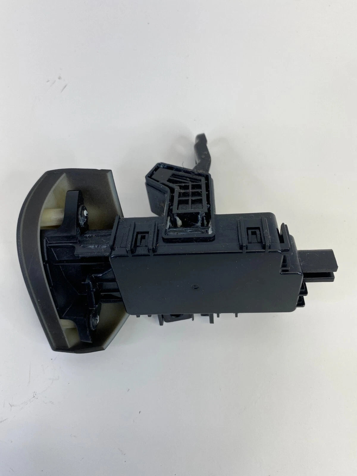 2014 2015 2016 KIA SOUL WAGON GLOVE BOX RELEASE BUTTON SWITCH OEM