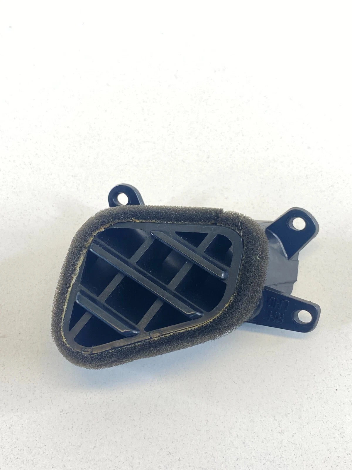 2006-2010 HYUNDAI ELANTRA SEDAN DASH RIGHT DEFROSTER DEFROST A/C AIR VENT GRILLE