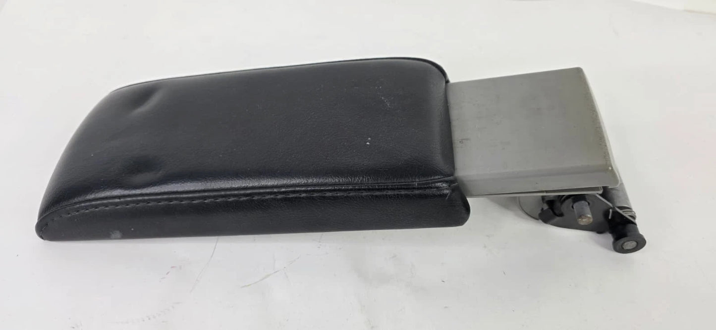 2002-2010 VOLKSWAGEN BEETLE CENTER CONSOLE ARMREST COVER LID BLACK ASSEMBLY OEM