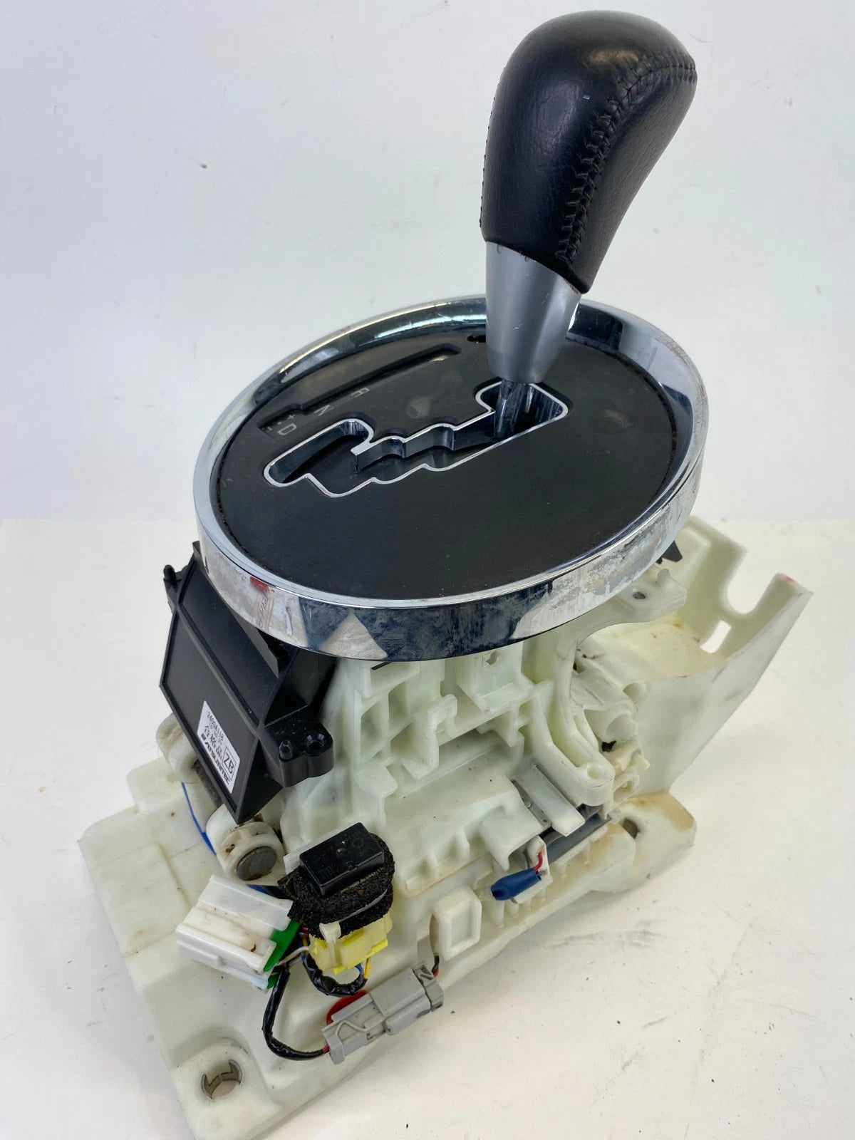 2011-2017 Outlander Sport Automatic Transmission Gear Shifter Selector 2400A118