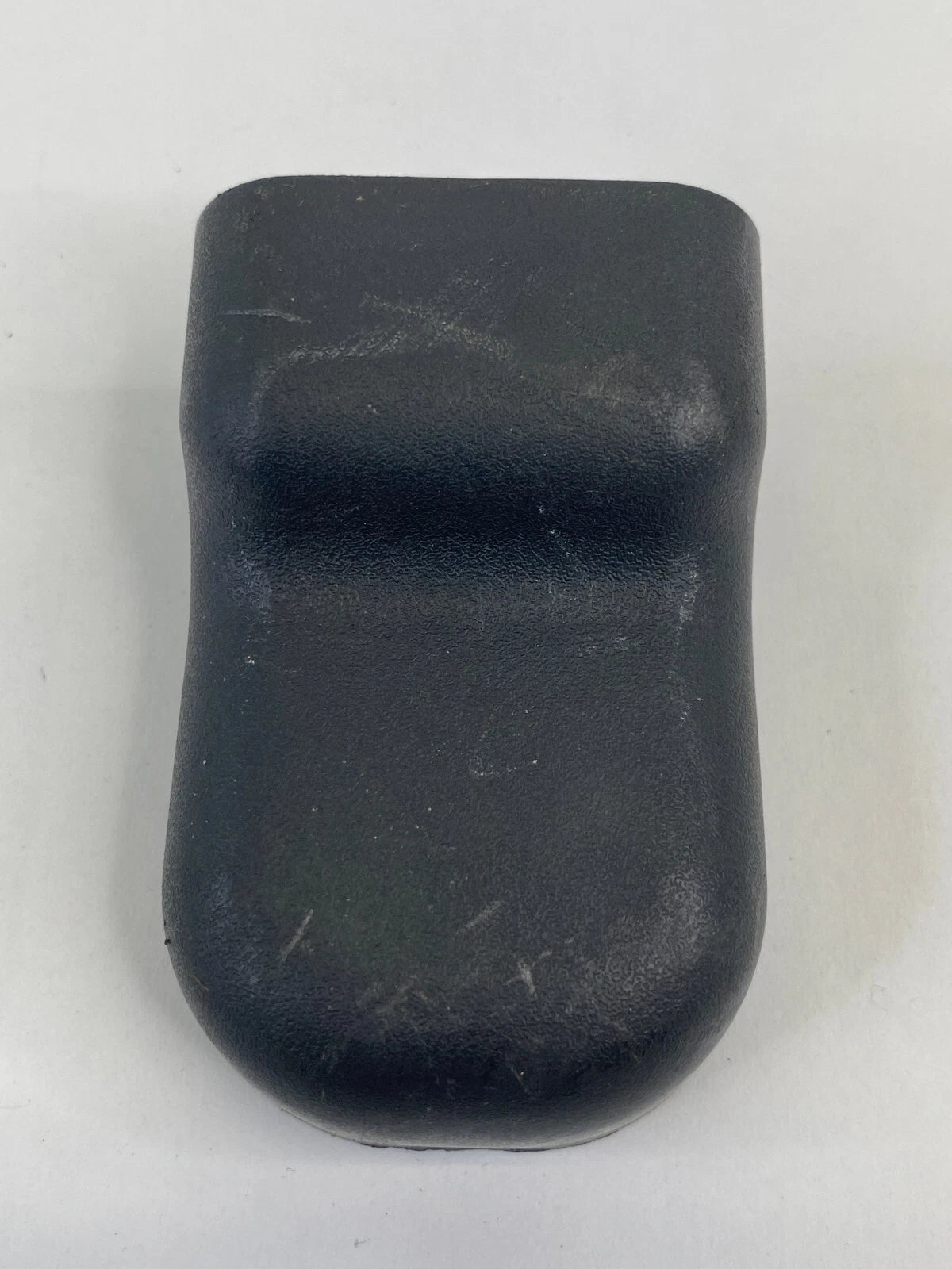 07-10 HYUNDAI ELANTRA FRONT SEAT INNER TRACK RAIL CAP COVER TRIM 88567-3K000 OEM
