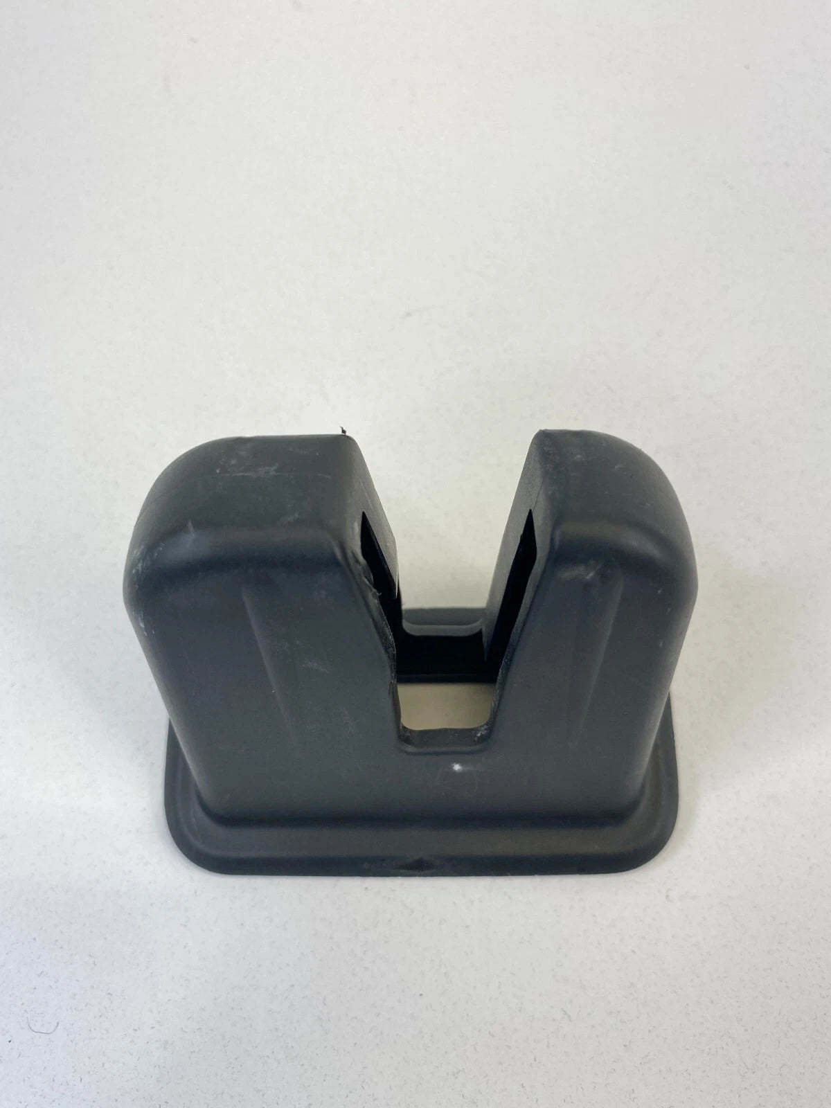 06-10 VOLKSWAGEN PASSAT SEDAN REAR TRUNK LOCK LATCH COVER TRIM 4E0827520B01C OEM