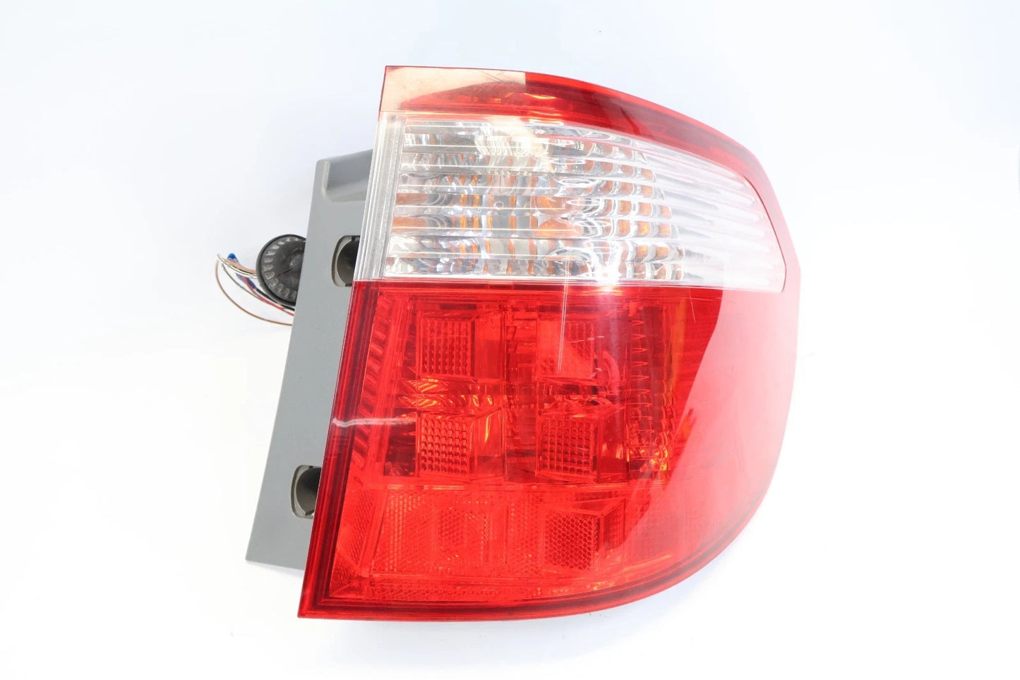 2005 2006 2007 HONDA ODYSSEY REAR RIGHT PASSENGER OUTER TAILLIGHT TAIL LAMP OEM