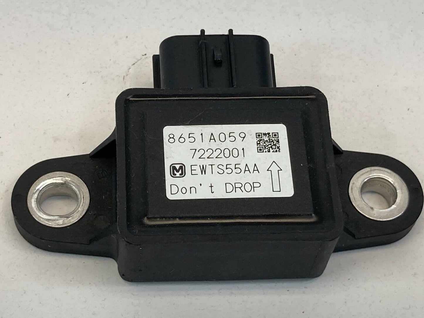 2004-2008 2010 2011 Mitsubishi Endeavor 3.8L Yaw Rate Stability Sensor 8651A059