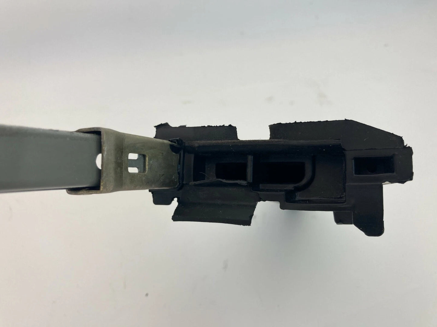 03-08 TOYOTA MATRIX REAR LEFT EXTERIOR CORNER COVER TRIM BEZEL 05031MP230AL OEM