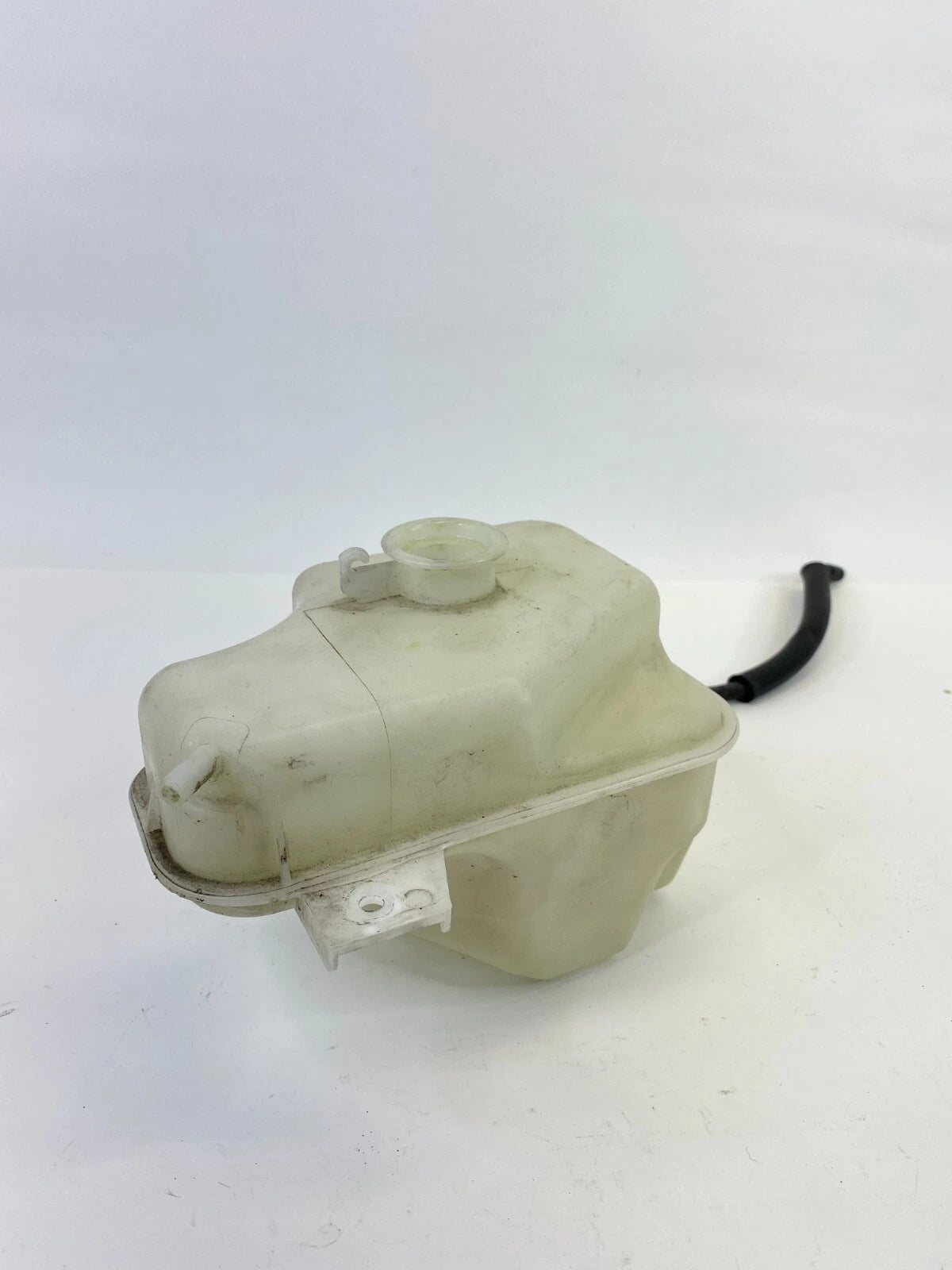 2011-2014 HYUNDAI SONATA ENGINE COOLANT RESERVOIR TANK ASSEMBLY 25430-2T000