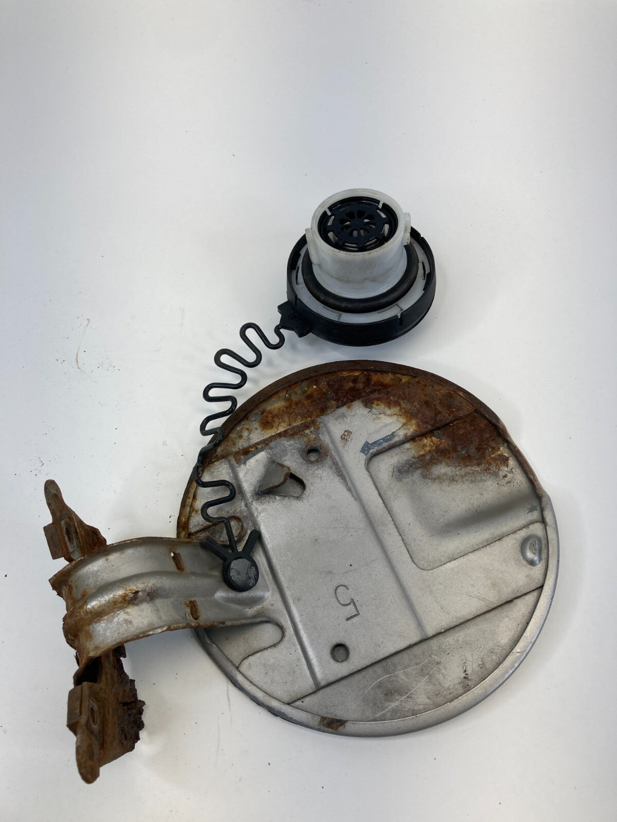 2004-2012 Chevrolet Colorado GMC Canyon Fuel Filler Gas Door Lid w/ Cap OEM