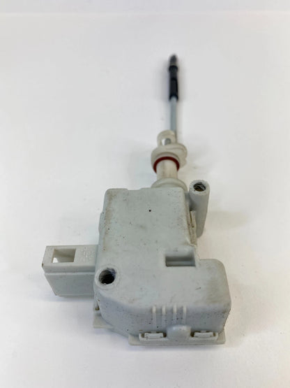 98-05 VOLKSWAGEN PASSAT WAGON FUEL DOOR RELEASE LATCH ACTUATOR OEM 3B0810773B