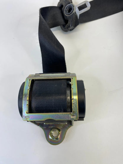 2001-2005 BMW 325I 325XI FRONT LEFT DRIVER SEAT BELT RETRACTOR 7009857 OEM