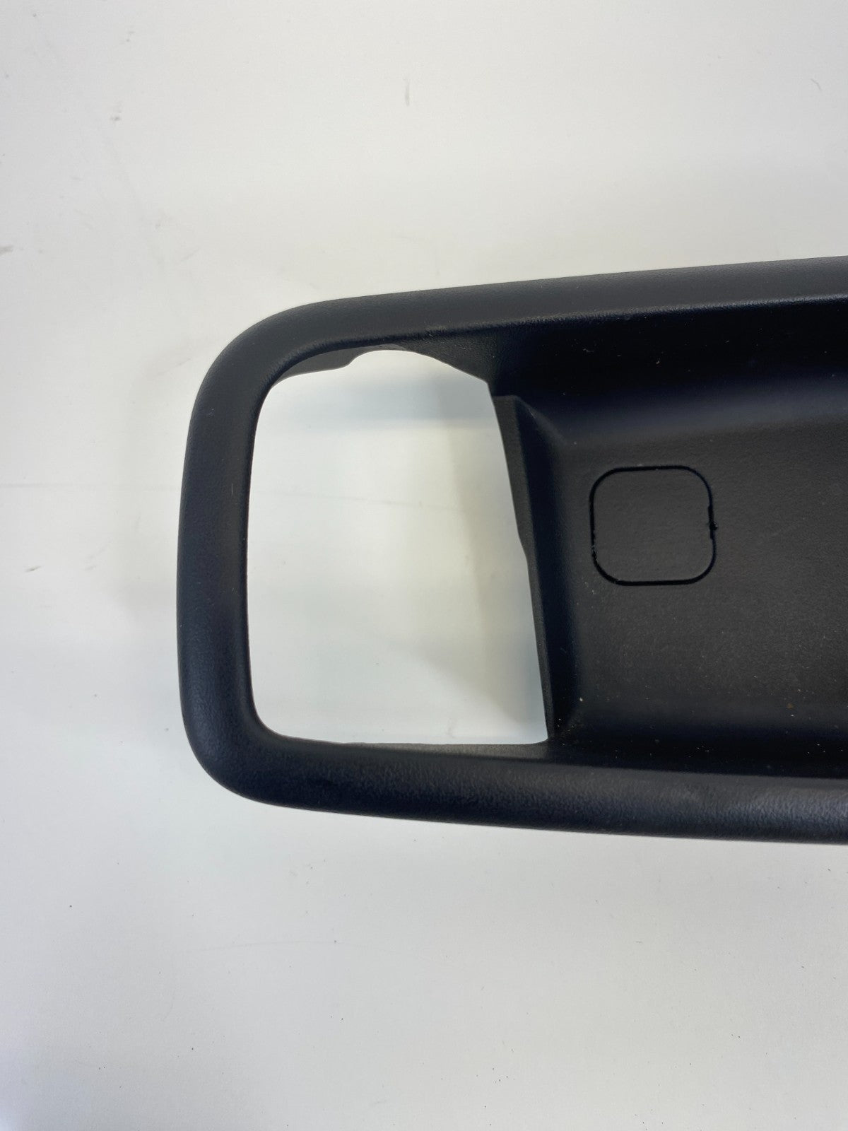 2009 2010 Hyundai Sonata Rear Left Side Interior Door Handle Bezel Cover Trim