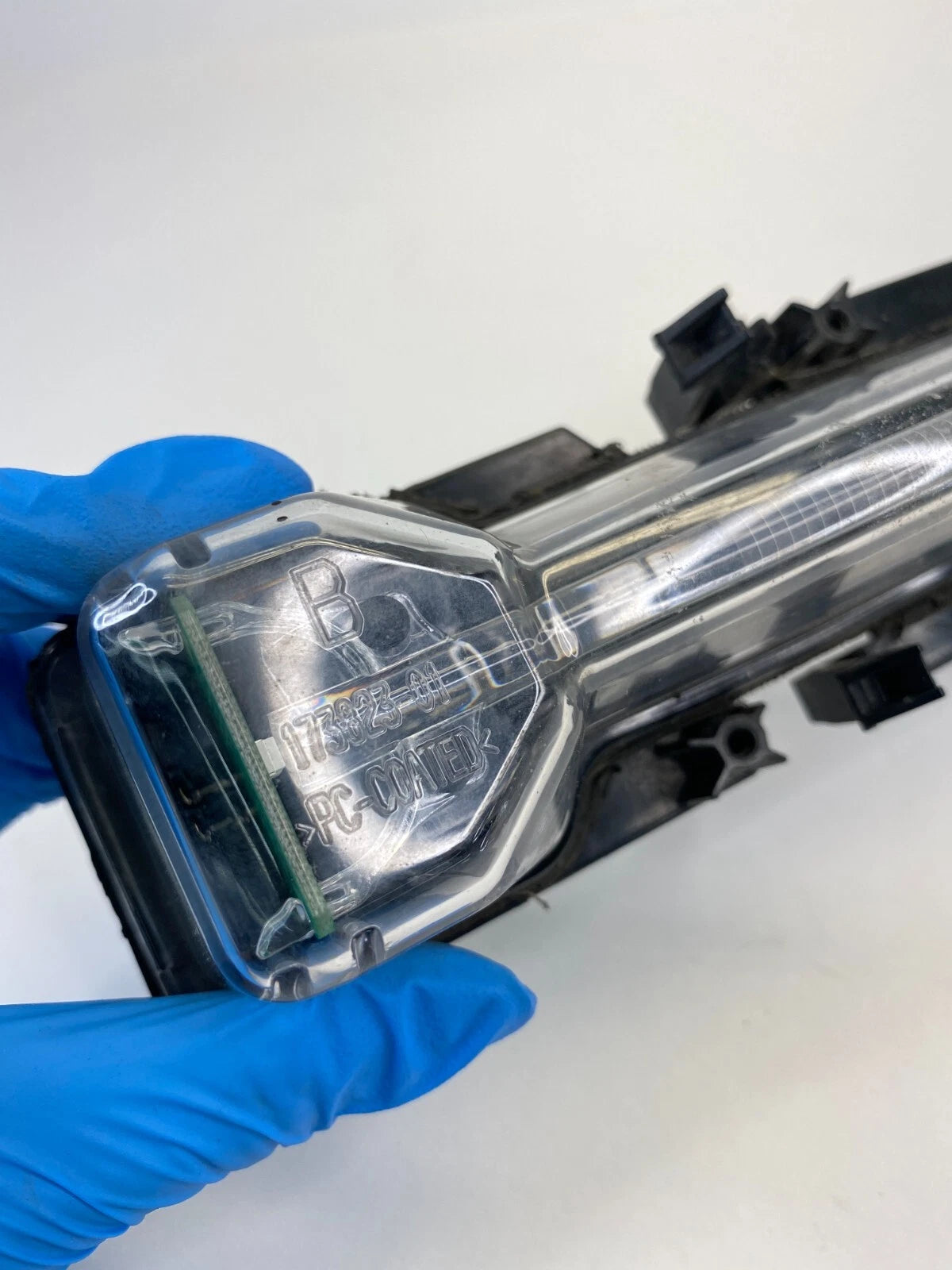 10-19 FORD TAURUS FRONT LEFT DRIVER SIDE PARK TURN SIGNAL LIGHT AG13-13B221-AB