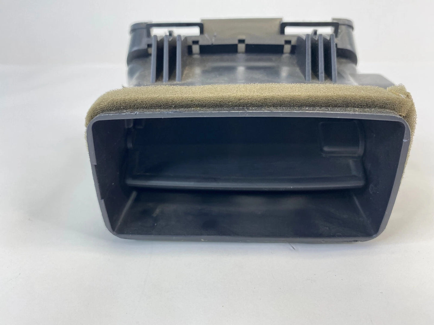2006-2011 BUICK LUCERNE DASH RIGHT CENTER SIDE AC AIR VENT OUTLET DUCT OEM