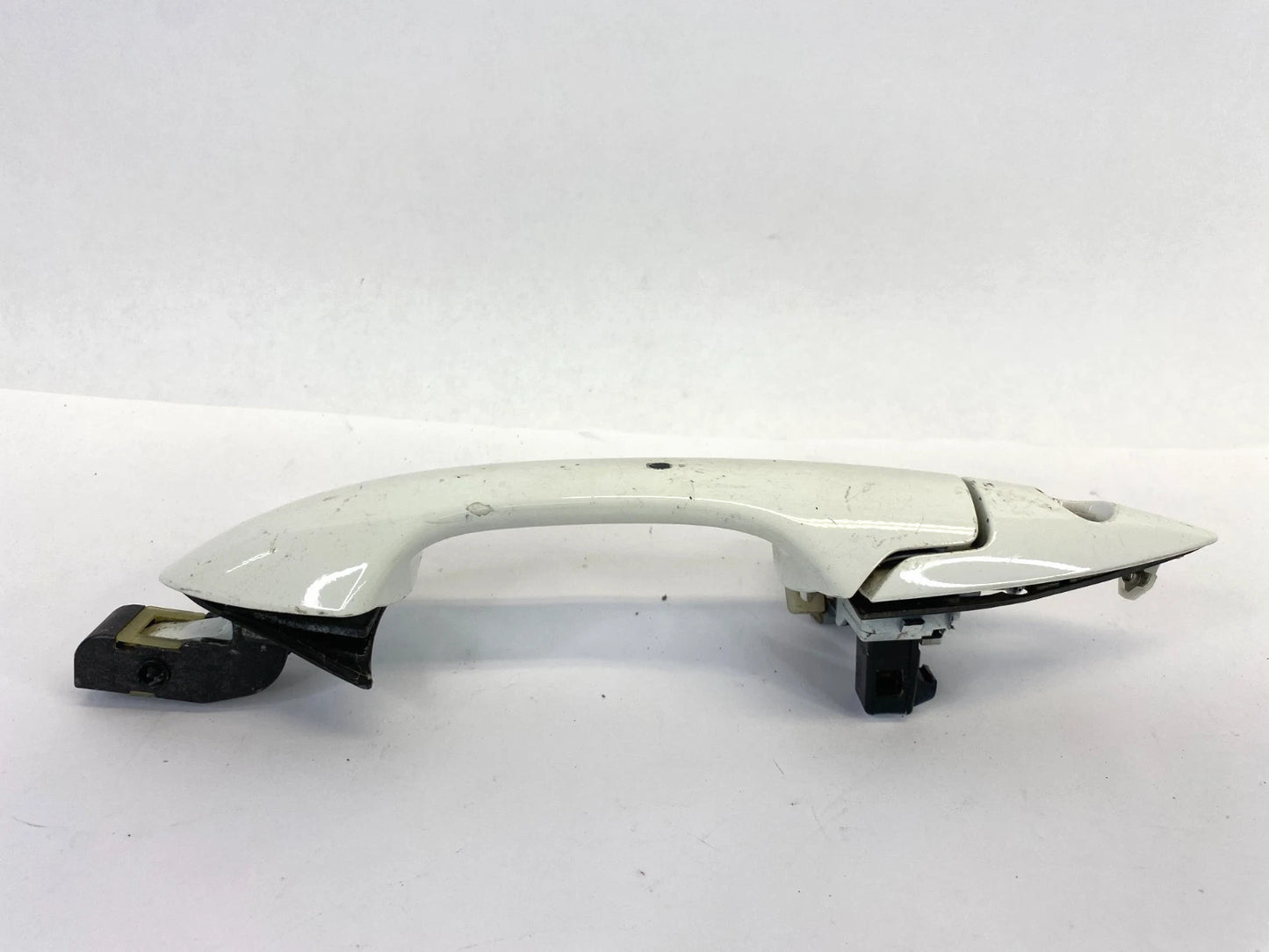 2005-2010 HONDA ODYSSEY FRONT LH DRIVER SIDE EXTERIOR DOOR HANDLE ASSY WHITE OEM