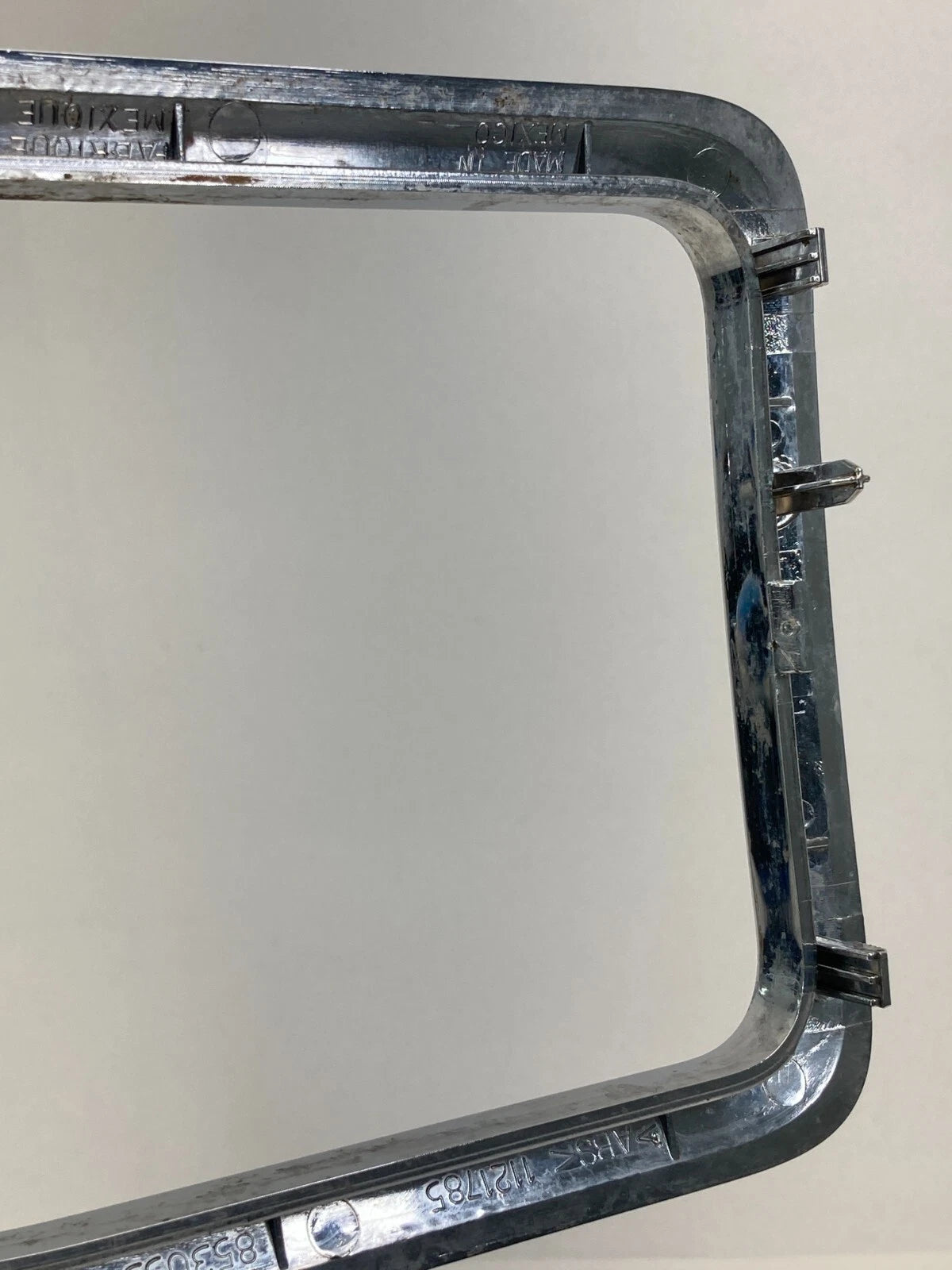 2006-2011 CHEVROLET HHR CENTER CONSOLE GEAR SHIFTER BEZEL TRIM CHROME 1121785