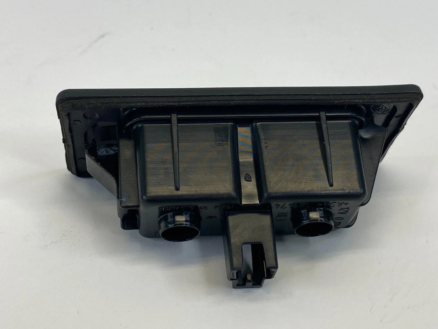 13 14 15 16 17 AUDI A4 QUATTRO REAR TRUNK LICENSE PLATE LIGHT LAMP 4G0-943-021
