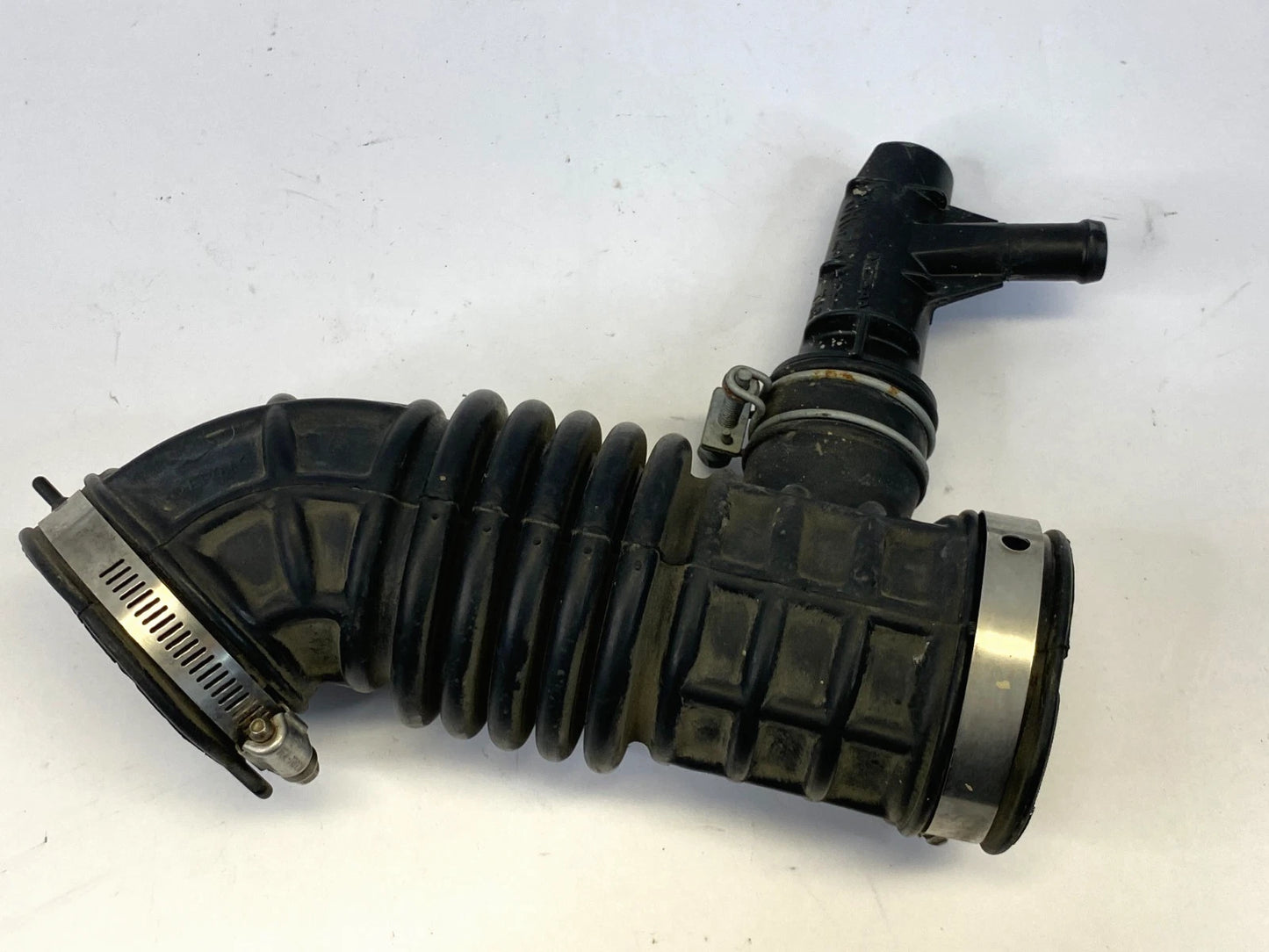 2013-2019 NISSAN SENTRA 1.8L ENGINE AIR CLEANER INTAKE HOSE TUBE DUCT ASSY OEM