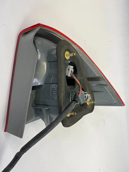 2001 2002 HONDA CIVIC SEDAN TAIL LIGHT TAILLIGHT LAMP LEFT DRIVER SIDE OUTER OEM