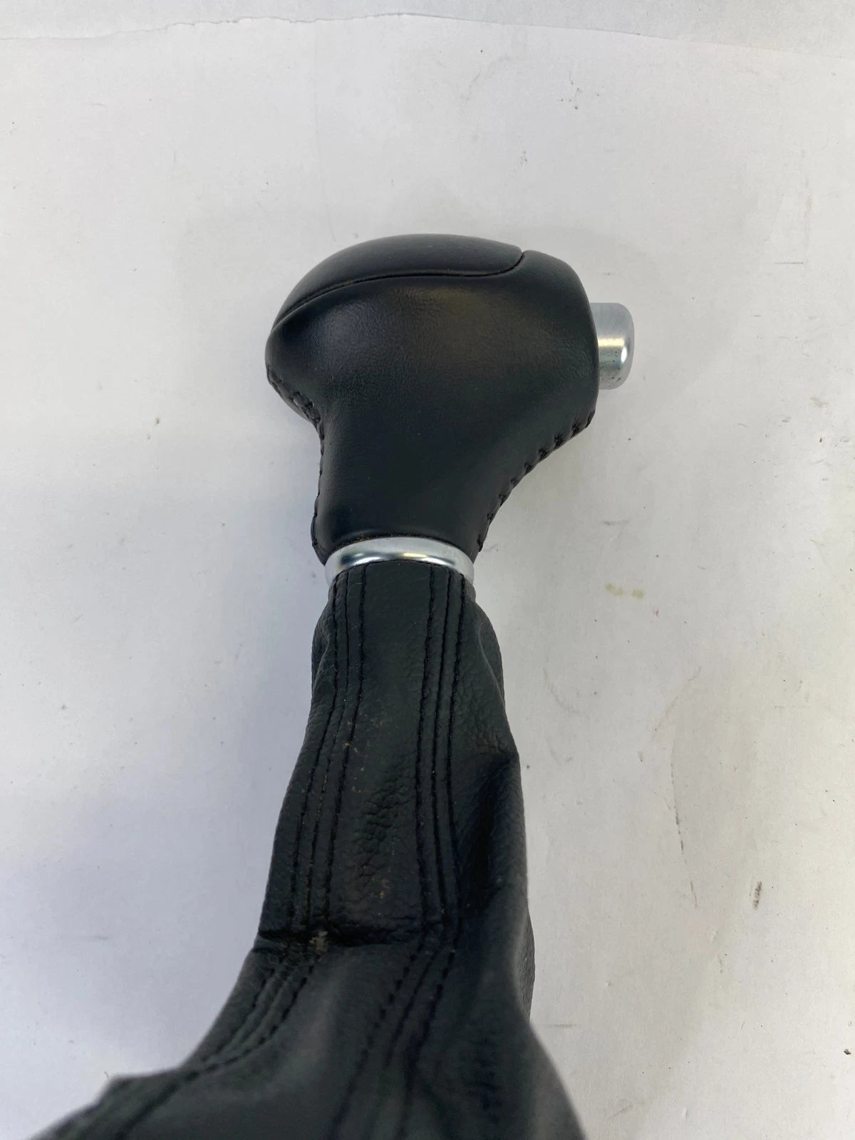 2014 2015 KIA SORENTO 3.3L AT SHIFT KNOB HANDLE AND GAITER BLACK LEATHER OEM