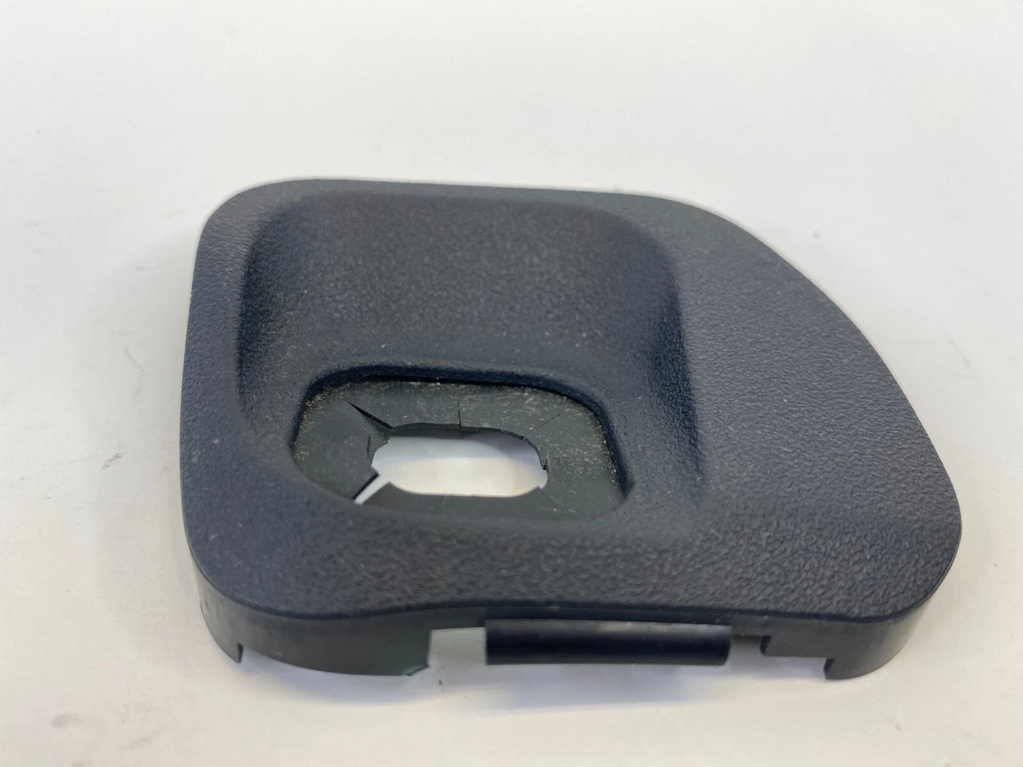 2010-2015 TOYOTA PRIUS STEERING WHEEL CRUISE SWITCH COVER TRIM BEZEL 45186-47030
