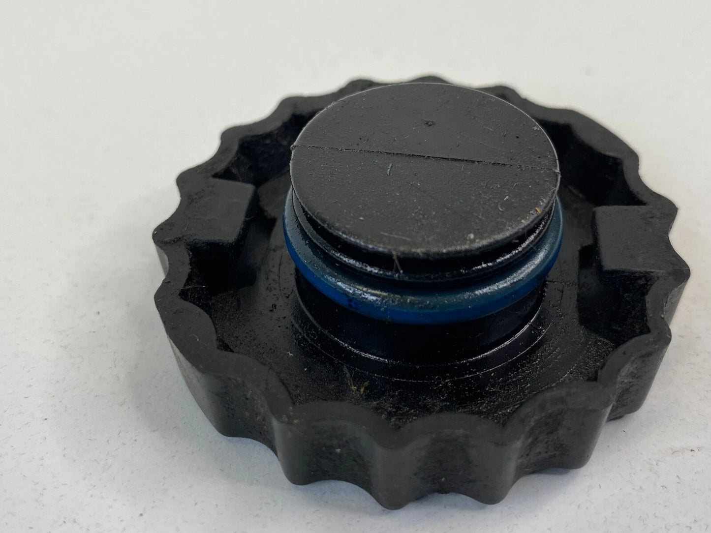 08-10 CHRYSLER TOWN & COUNTRY POWER STEERING FLUID RESERVOIR TANK COVER CAP OEM