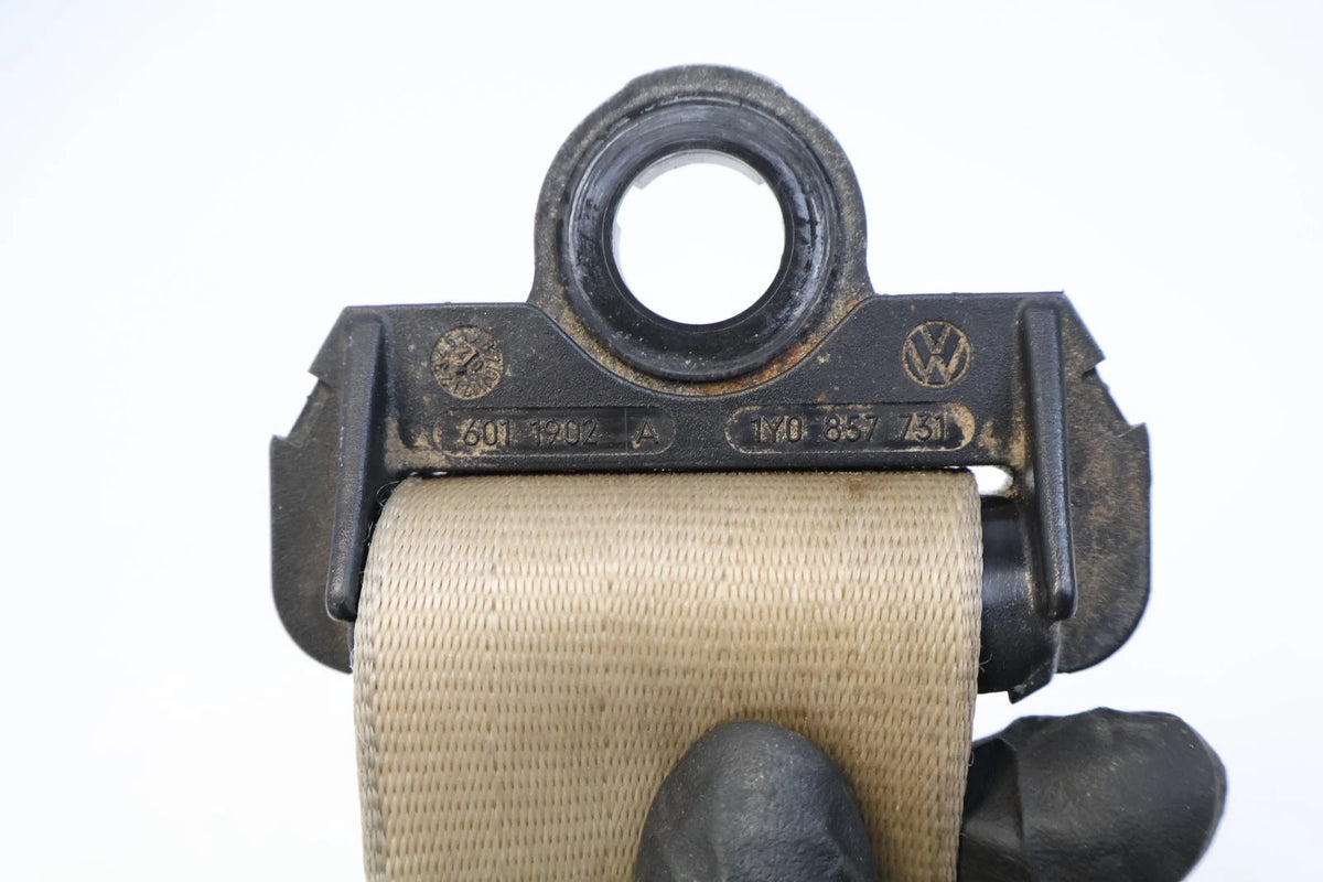 03-10 VW BEETLE CONVERTIBLE FRONT LEFT SEAT BELT DRIVER RETRACTOR OEM 1Y1857705A