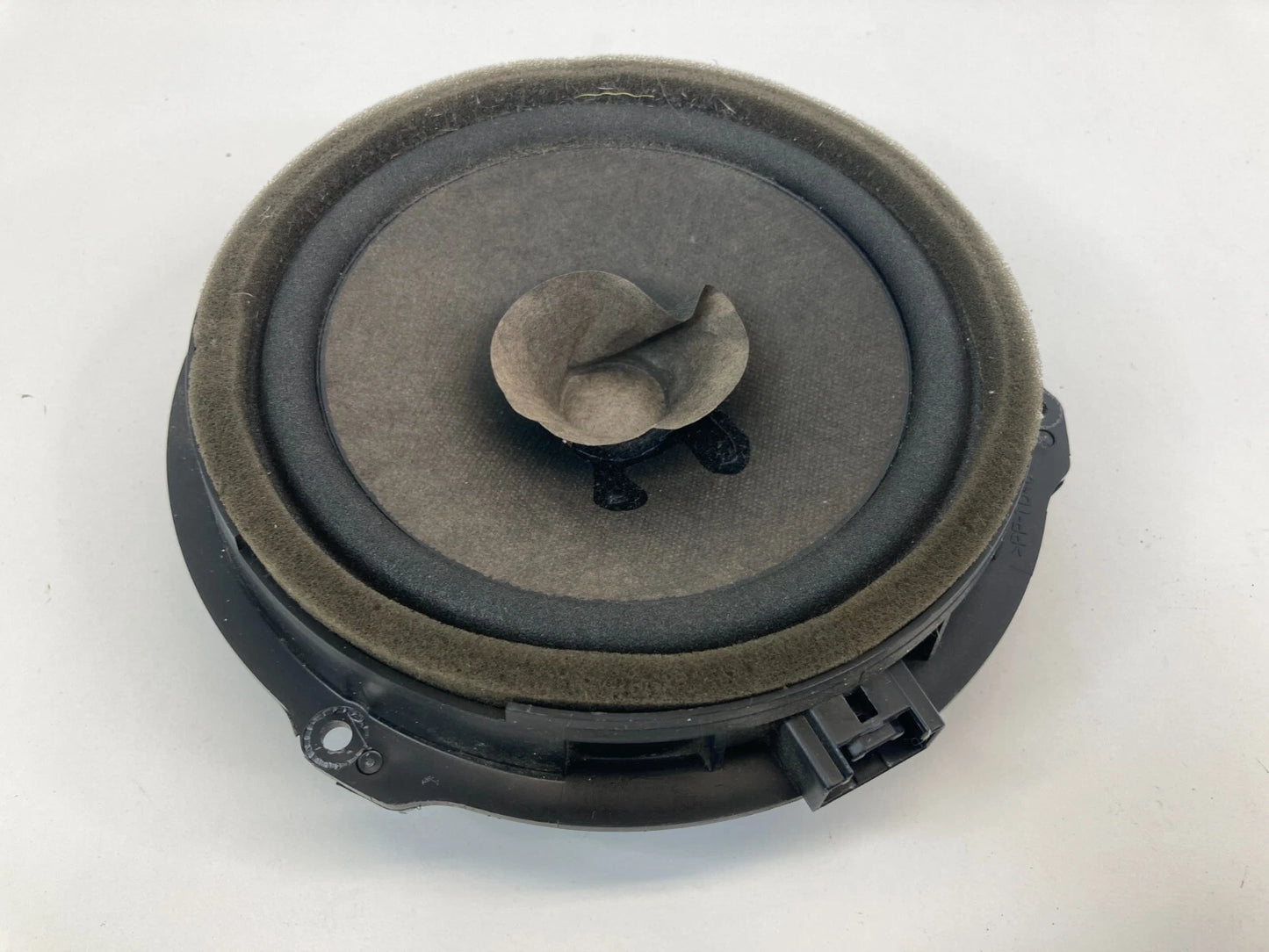 2012-2018 FORD FOCUS REAR LEFT SIDE DOOR AUDIO SPEAKER ASSEMBLY AA6T-18808-CA