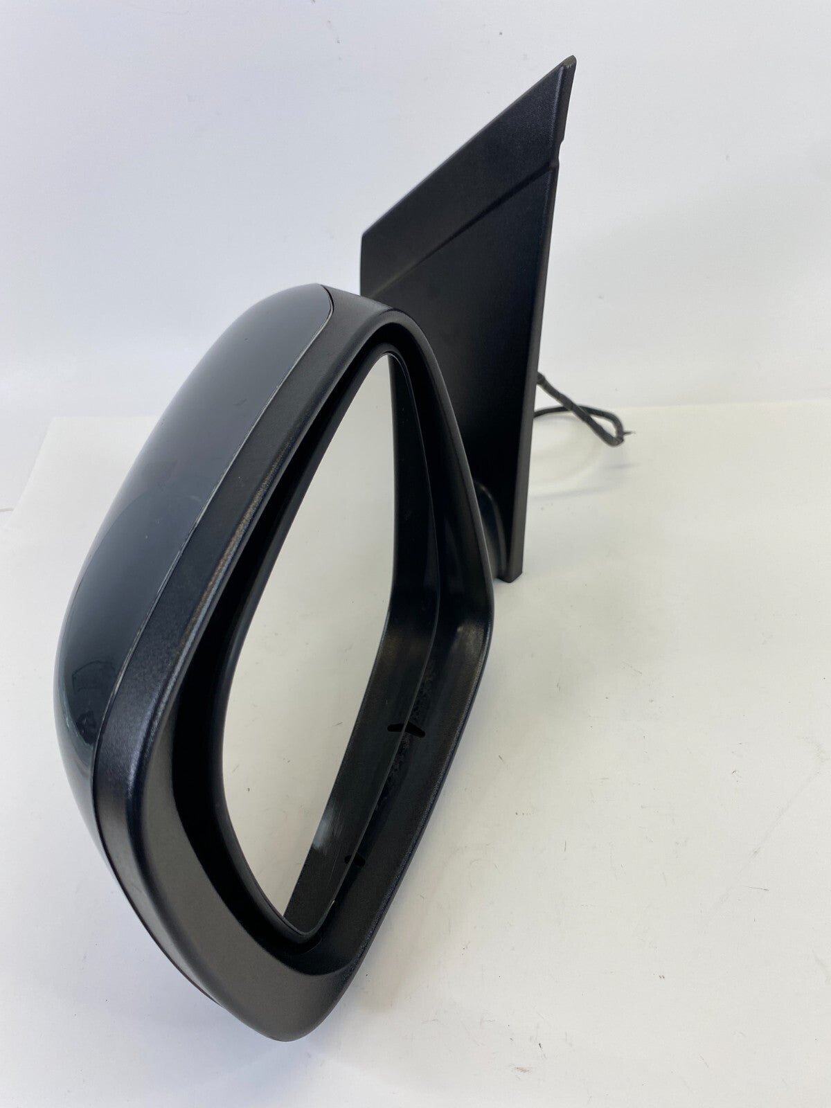 2008-2016 Chrysler Town & Country Front Left View Power Door Mirror w/ Heated