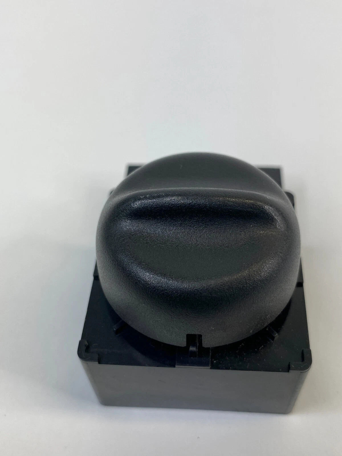 2009 2010 2011 2012 CHEVROLET TRAVERSE RIGHT PASSENGER SEAT LUMBAR SWITCH OEM