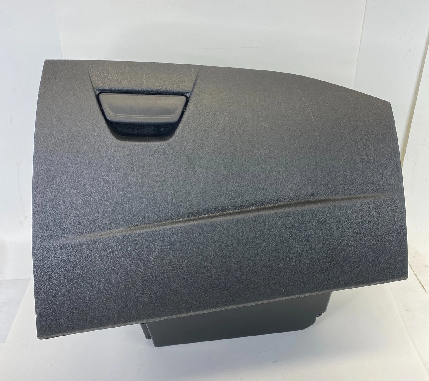 2012-2016 FORD FOCUS GLOVE BOX STORAGE COMPARTMENT VPCM5X-A06015-BAW
