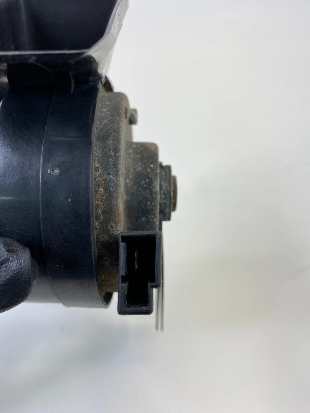 2004-2008 TOYOTA SOLARA LOW HORN TONE PITCH ALARM SIREN SIGNAL 86520-AA010 OEM