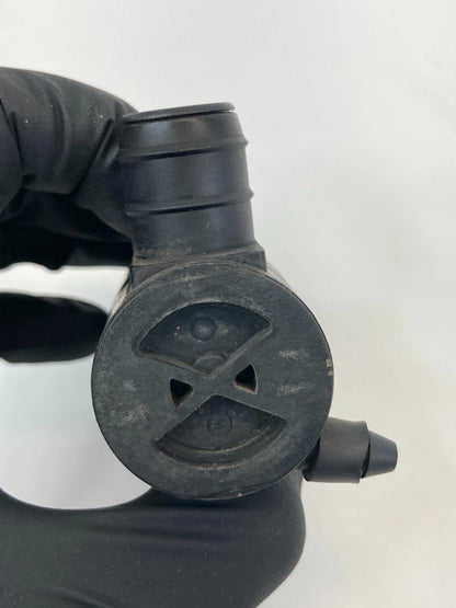 2006-2011 HYUNDAI ACCENT SEDAN FRONT WINDSHIELD WASHER FLUID PUMP ASSEMBLY OEM