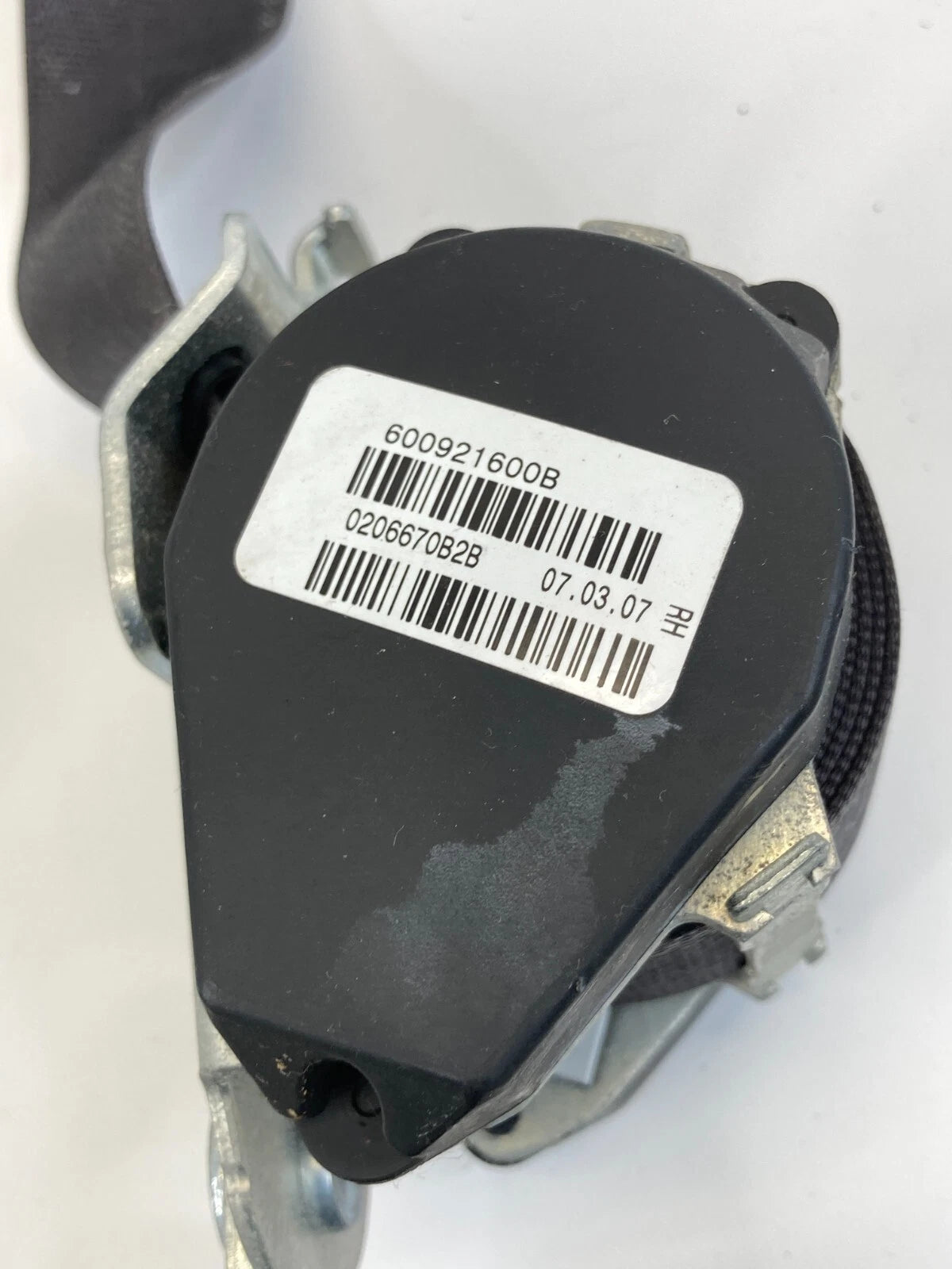 2006-2008 PONTIAC GRAND PRIX RIGHT FRONT PASSENGER SIDE SEAT BELT RETRACTOR OEM