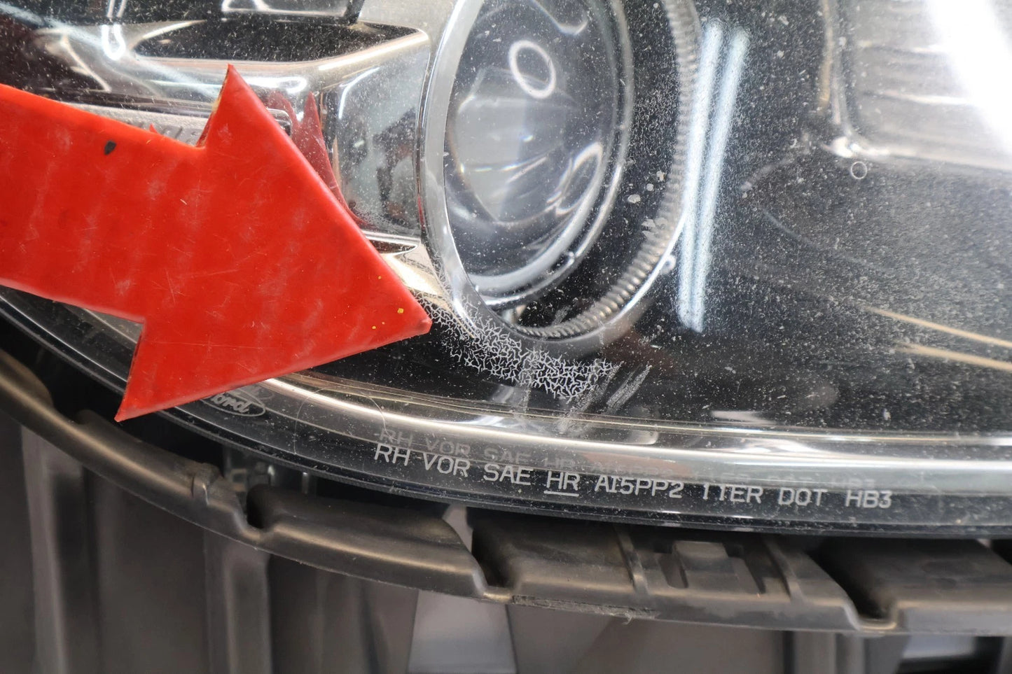 2011-2015 FORD EXPLORER PASSENGER RIGHT HALOGEN HEADLIGHT LAMP OEM